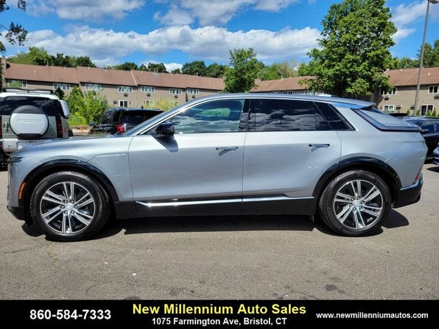 Used 2024 Cadillac LYRIQ Luxury 1 with VIN 1GYKPPRLXRZ115184 for sale in Bristol, CT
