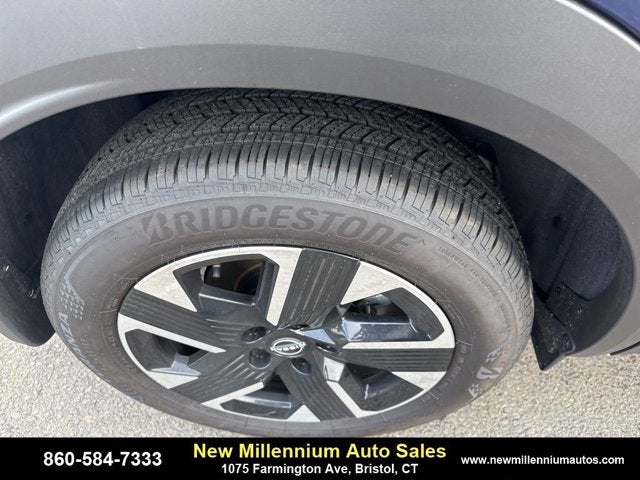 2025 Nissan Kicks SR