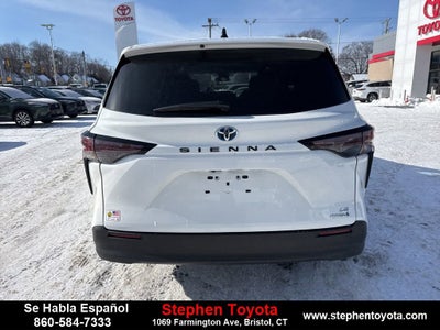 2024 Toyota Sienna LE