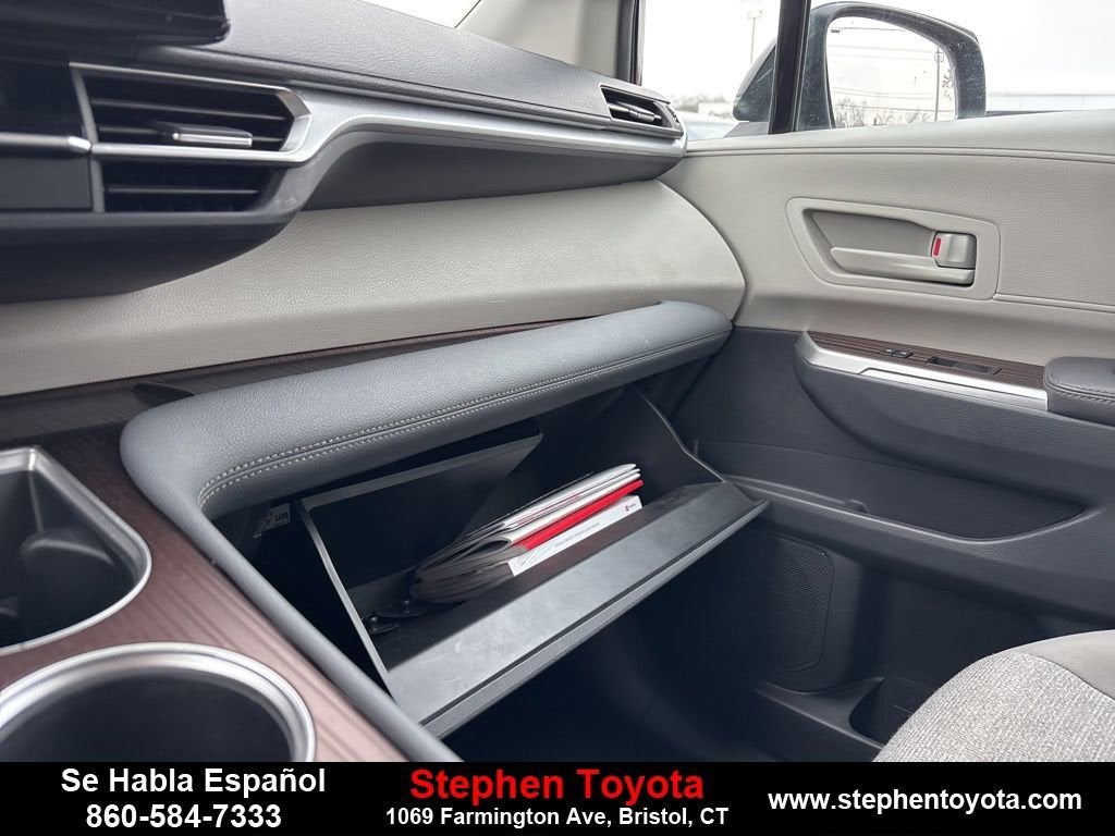 2024 Toyota Sienna LE