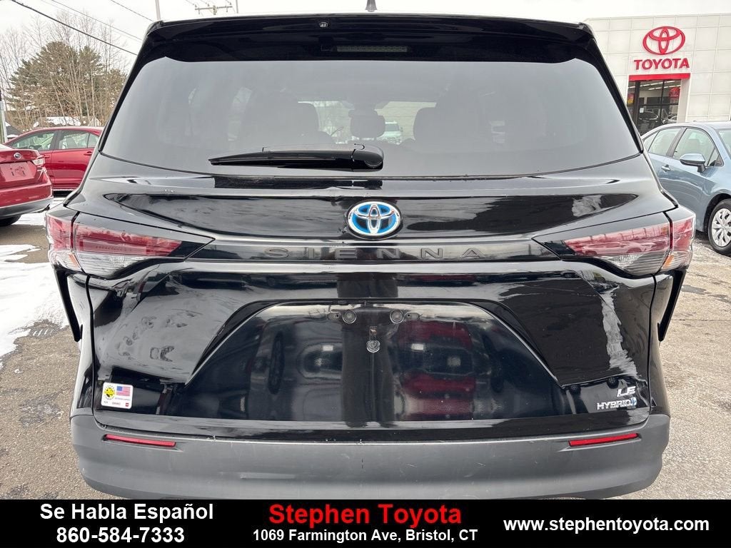2024 Toyota Sienna LE