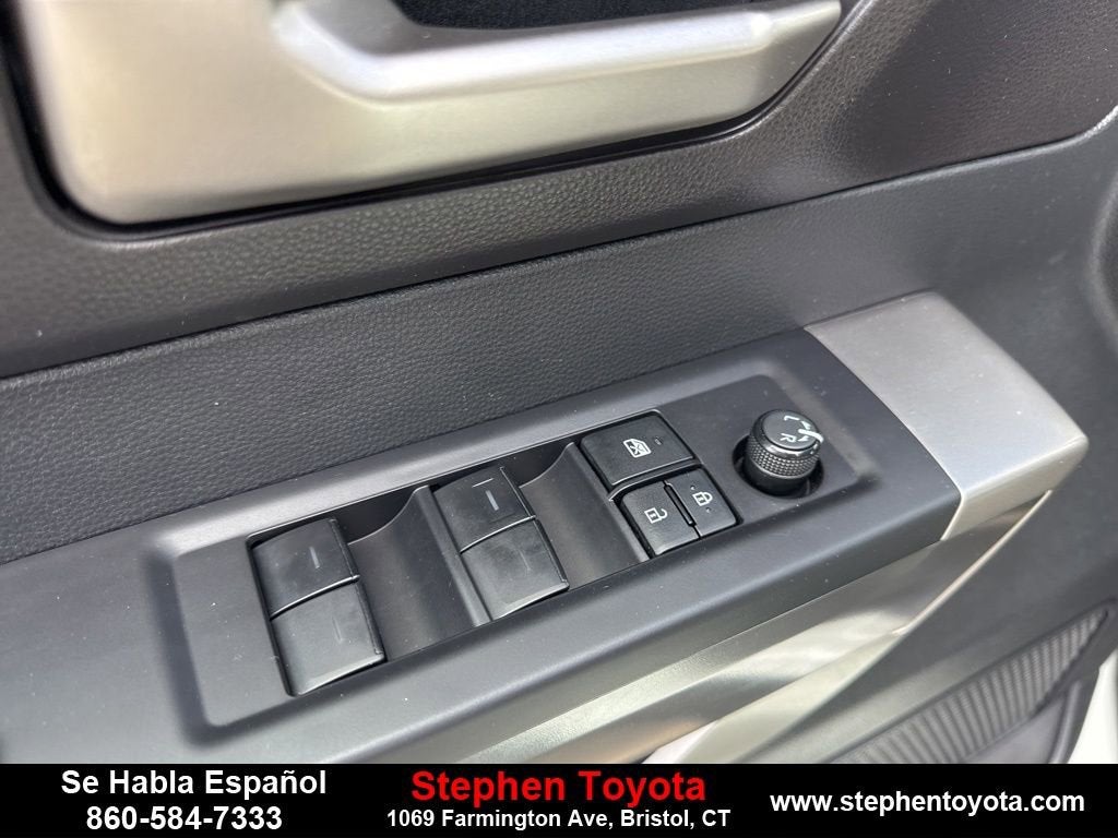 2022 Toyota Tundra 4WD SR5