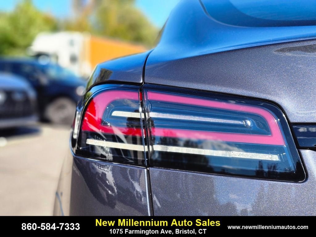 2022 Tesla Model S Base