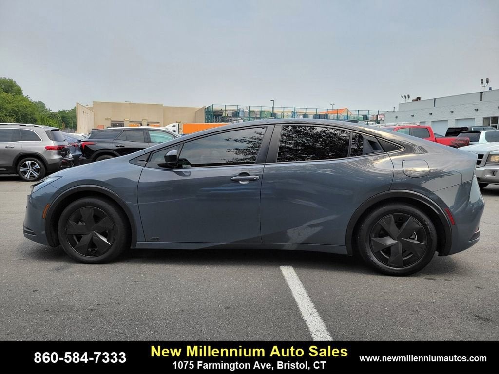 2023 Toyota Prius LE