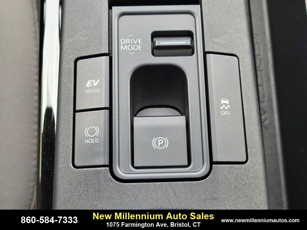 2023 Toyota Prius LE