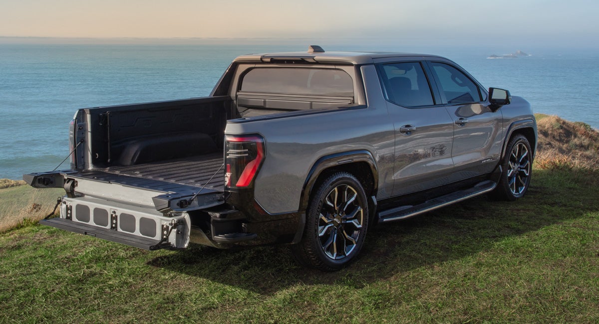 Stephen GMC in Bristol CT